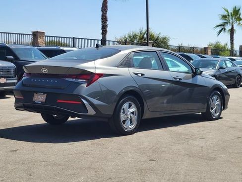 New 2026 Hyundai Elantra SE FWD image 4