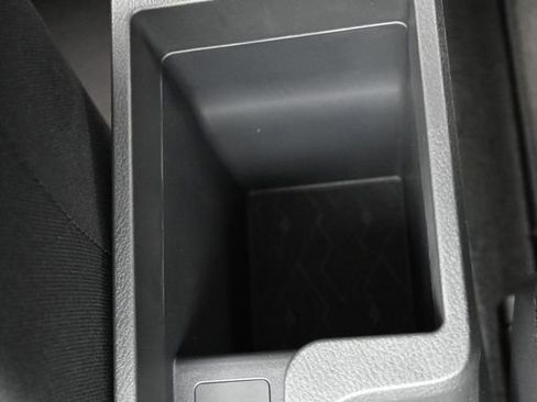 New 2025 Nissan Versa SV w/ Trunk Package FWD image 17