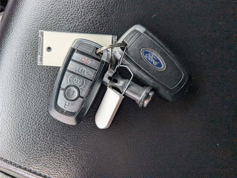 Used 2018 Ford Expedition XLT w/ Equipment Group 202A image 17