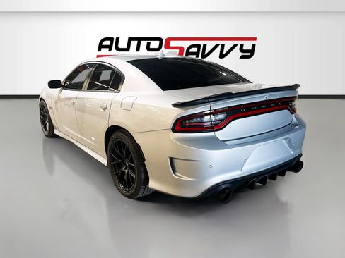 Used 2022 Dodge Charger Scat Pack w/ Dynamics Package RWD image 5