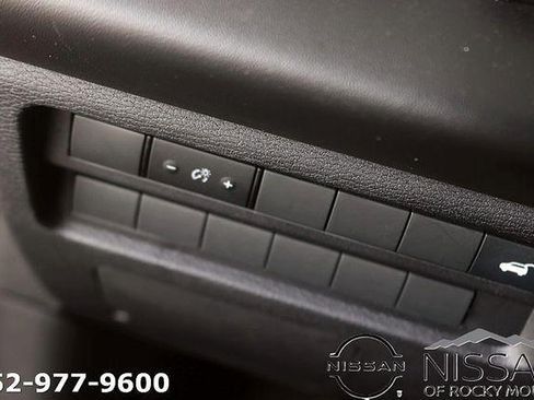 Used 2025 Mitsubishi Outlander SE FWD image 27
