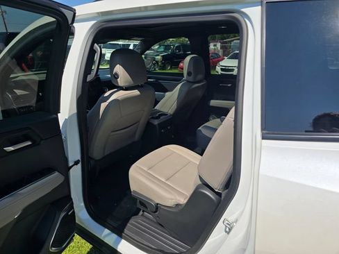 Used 2025 GMC Acadia Elevation w/ Elevation Premium Package FWD image 28