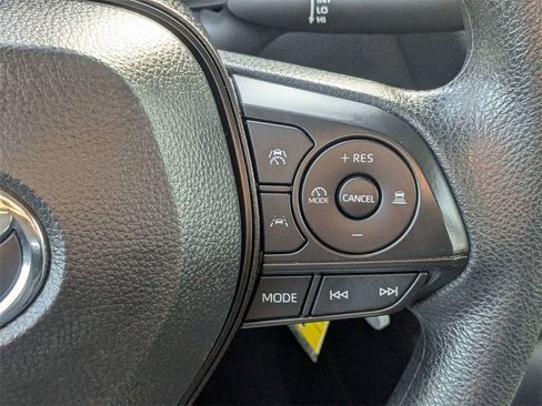 Used 2025 Toyota Corolla LE image 26