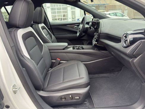 Used 2024 Chevrolet Blazer EV LT AWD/4WD image 44