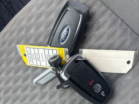 Used 2020 Ford Escape SE AWD/4WD image 40