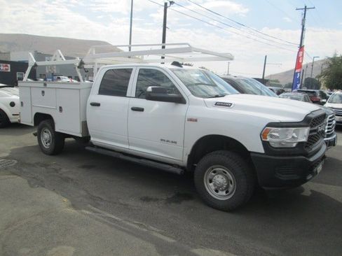 Used 2022 RAM 2500 Tradesman AWD/4WD image 1