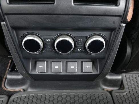 Used 2020 Land Rover Defender 110 X image 29