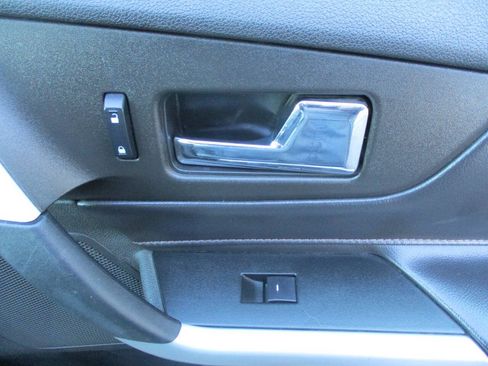 Used 2013 Ford Edge SEL FWD image 25