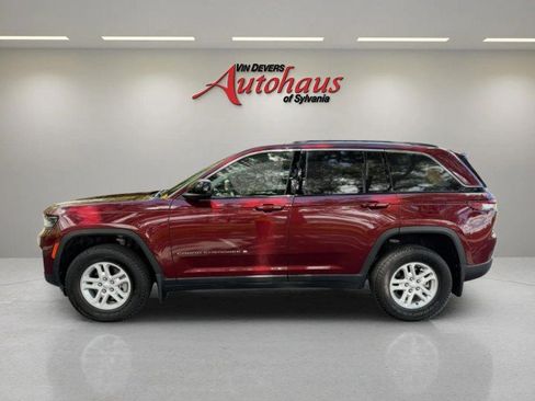 Used 2023 Jeep Grand Cherokee Laredo w/ MOPAR Finishing Package AWD/4WD image 4