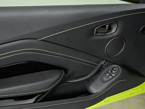 Used 2023 Aston Martin V8 Vantage Coupe RWD image 14