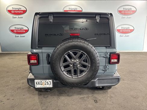 Used 2024 Jeep Wrangler Sport S image 5