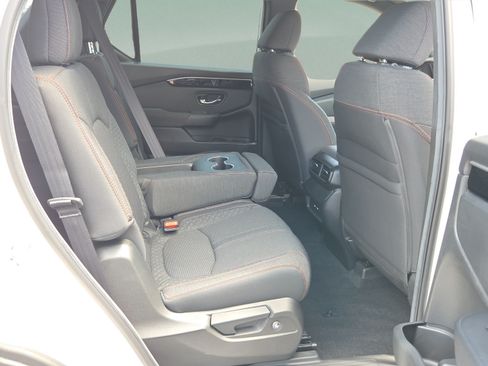 Used 2025 Honda Pilot Sport image 15