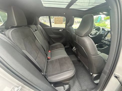 Certified 2025 Volvo XC40 B5 Plus AWD/4WD image 13