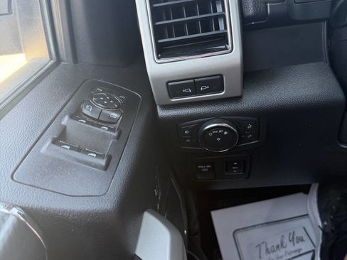 Used 2018 Ford F150 Lariat w/ Equipment Group 502A Luxury AWD/4WD image 17
