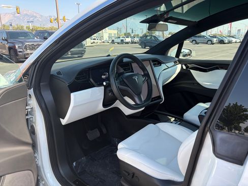Used 2021 Tesla Model X Long Range AWD/4WD image 7