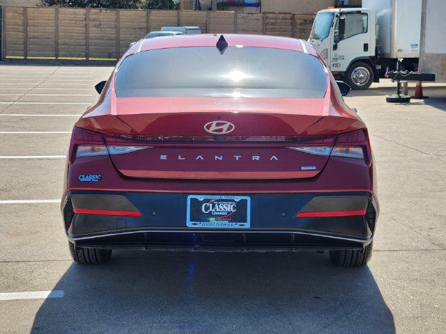 Used 2024 Hyundai Elantra Limited FWD image 14