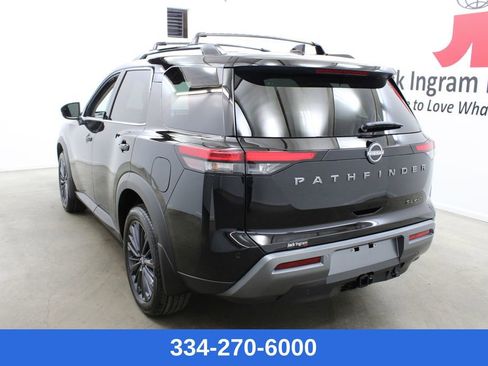 New 2026 Nissan Pathfinder SL image 2