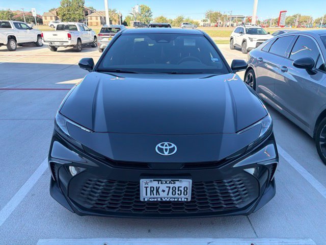 Used 2025 Toyota Camry SE w/ Convenience Package FWD image 2