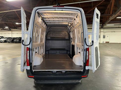 Used 2026 Mercedes-Benz Sprinter 2500 image 18