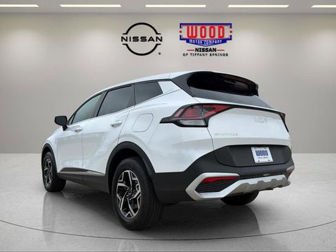 Used 2025 Kia Sportage LX AWD/4WD image 4