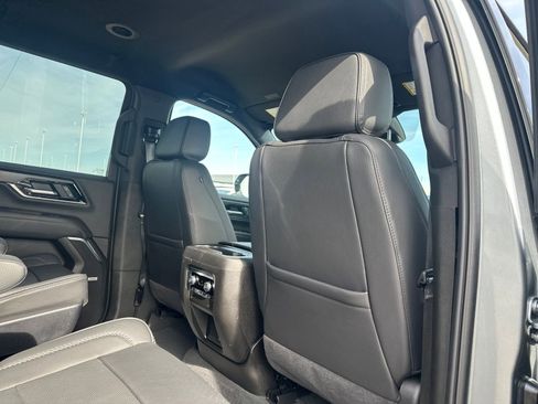 Used 2025 GMC Yukon XL Denali AWD/4WD image 33