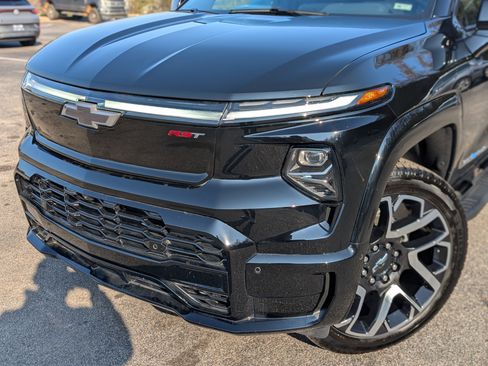 Used 2024 Chevrolet Silverado EV RST image 13