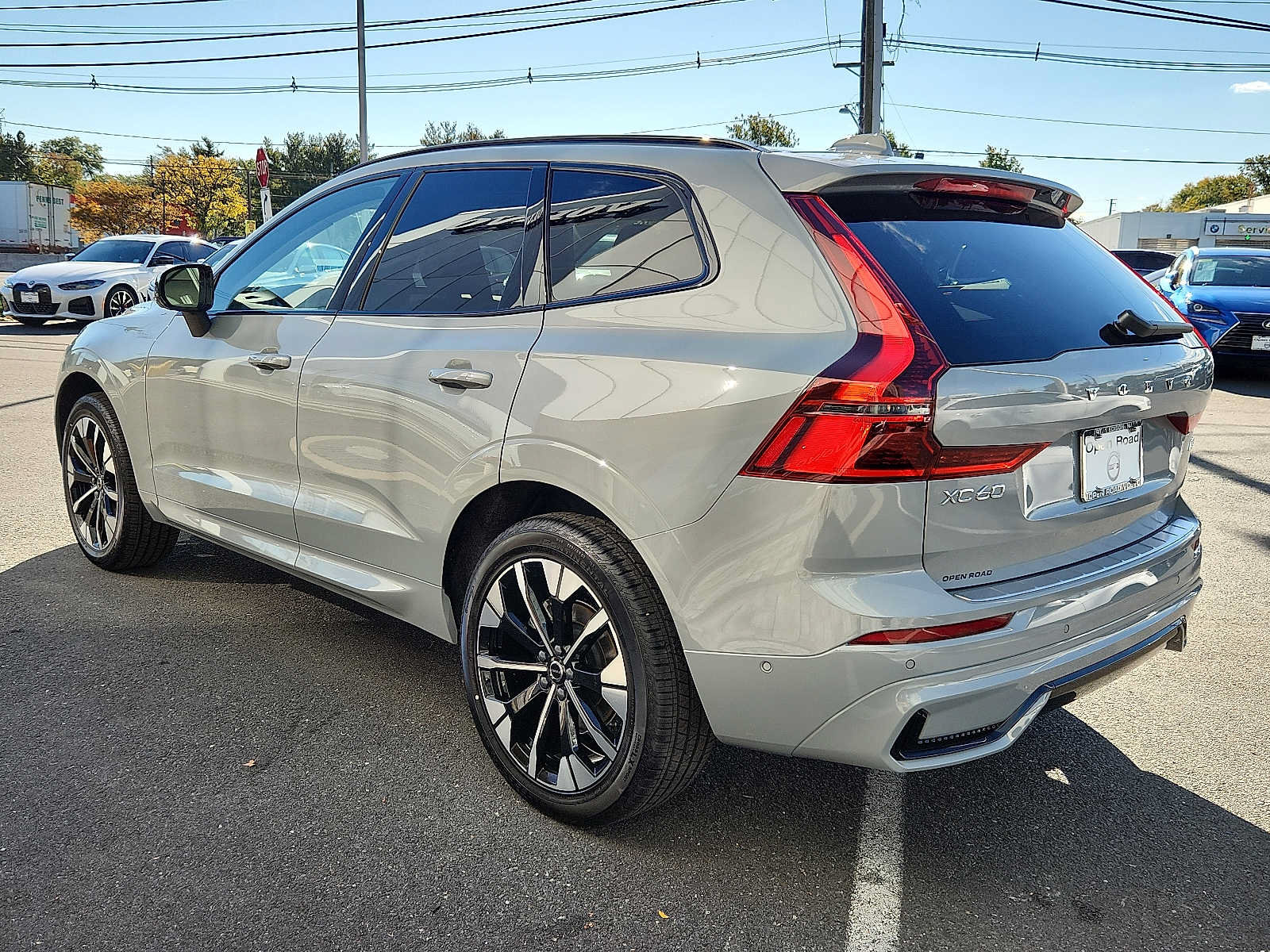 Used 2027 Volvo XC60 B5 Plus AWD/4WD image 4