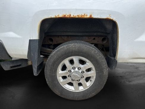 Used 2015 Chevrolet Silverado 2500 LT AWD/4WD image 8