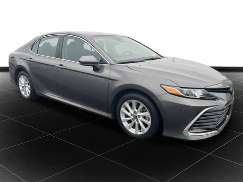Used 2023 Toyota Camry LE image 7