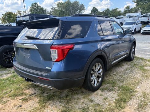 Used 2020 Ford Explorer XLT w/ Equipment Group 202A RWD image 8