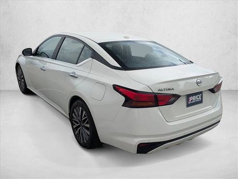 Used 2025 Nissan Altima 2.5 SV image 7