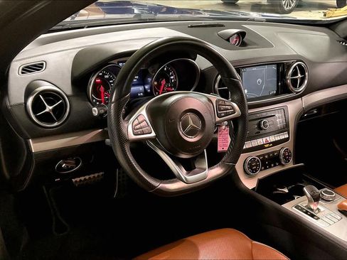 Used 2017 Mercedes-Benz SL 550 image 16