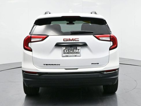 Used 2023 GMC Terrain SLT w/ Elevation Edition image 6