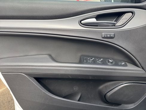 Used 2024 Alfa Romeo Stelvio Veloce image 26