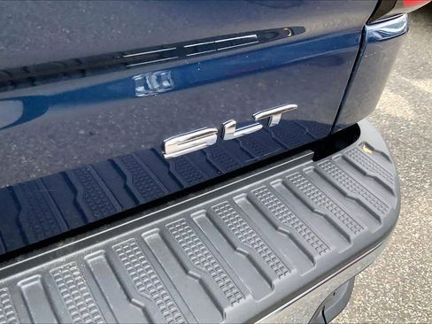 Used 2023 GMC Sierra 1500 SLT w/ SLT Convenience Package image 9