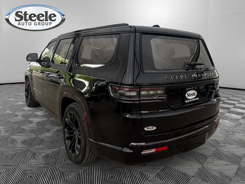 Used 2024 Jeep Grand Wagoneer Series III w/ Quick Order Packagew 28T AWD/4WD image 3