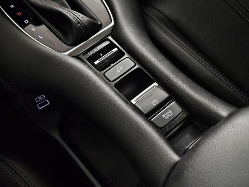 Used 2023 Honda HR-V EX-L image 5