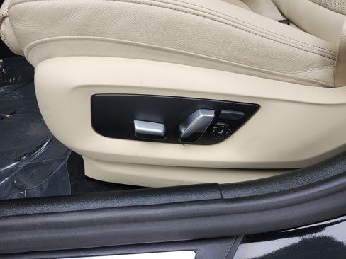 Used 2022 BMW 530i xDrive w/ Convenience Package image 27