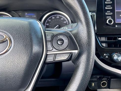 Used 2022 Toyota Camry LE image 23