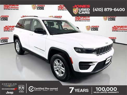 Used 2023 Jeep Grand Cherokee Laredo image 1