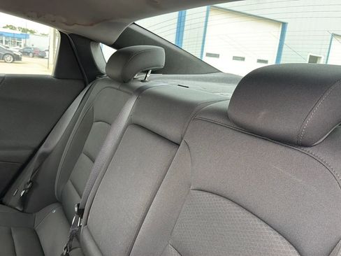 Used 2017 Chevrolet Malibu LT FWD image 27