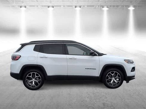 Used 2024 Jeep Compass Limited AWD/4WD image 9