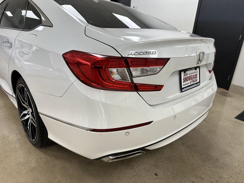 Used 2021 Honda Accord Touring image 8