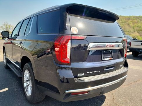 Used 2024 GMC Yukon SLT AWD/4WD image 7