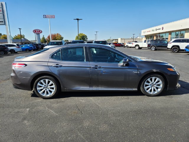 Used 2018 Toyota Camry LE w/ Convenience Package FWD image 32