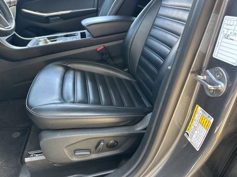 Certified 2024 Ford Edge SEL image 17