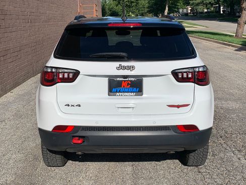 Used 2025 Jeep Compass Trailhawk AWD/4WD image 4