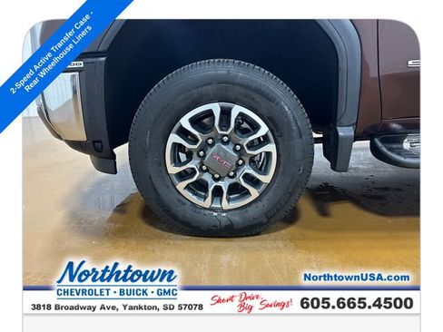 Used 2024 GMC Sierra 2500 SLT w/ SLT Premium Package AWD/4WD image 13