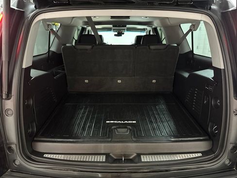Used 2019 Cadillac Escalade ESV Premium Luxury AWD/4WD image 37