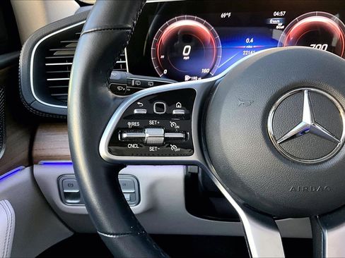 Used 2023 Mercedes-Benz GLS 450 4MATIC image 18